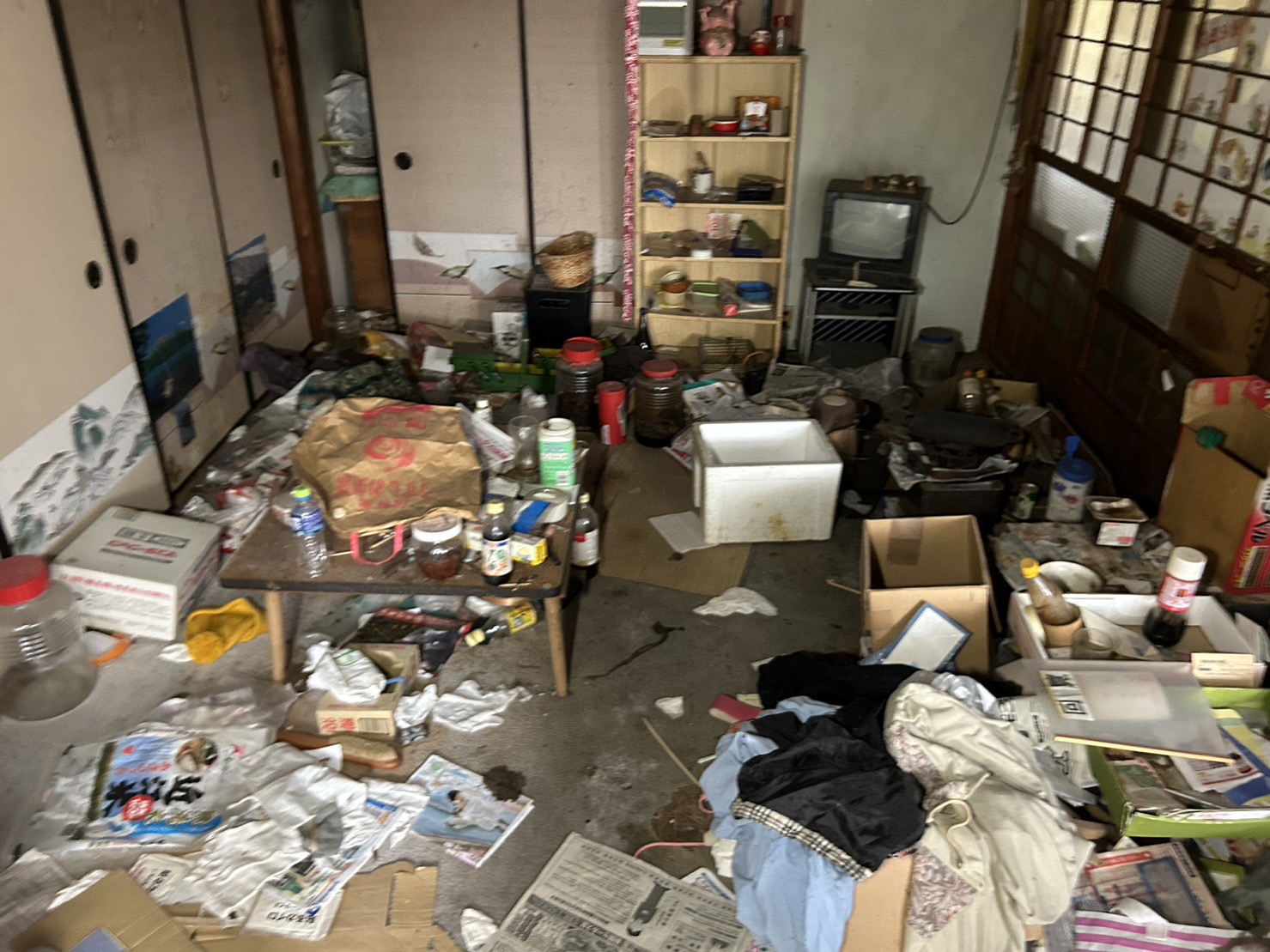 奈良県香芝市にて　家屋解体に伴う　残置物撤去作業を行ってまいりました。　いつも作業を頂戴しております解体業者様よりご依頼