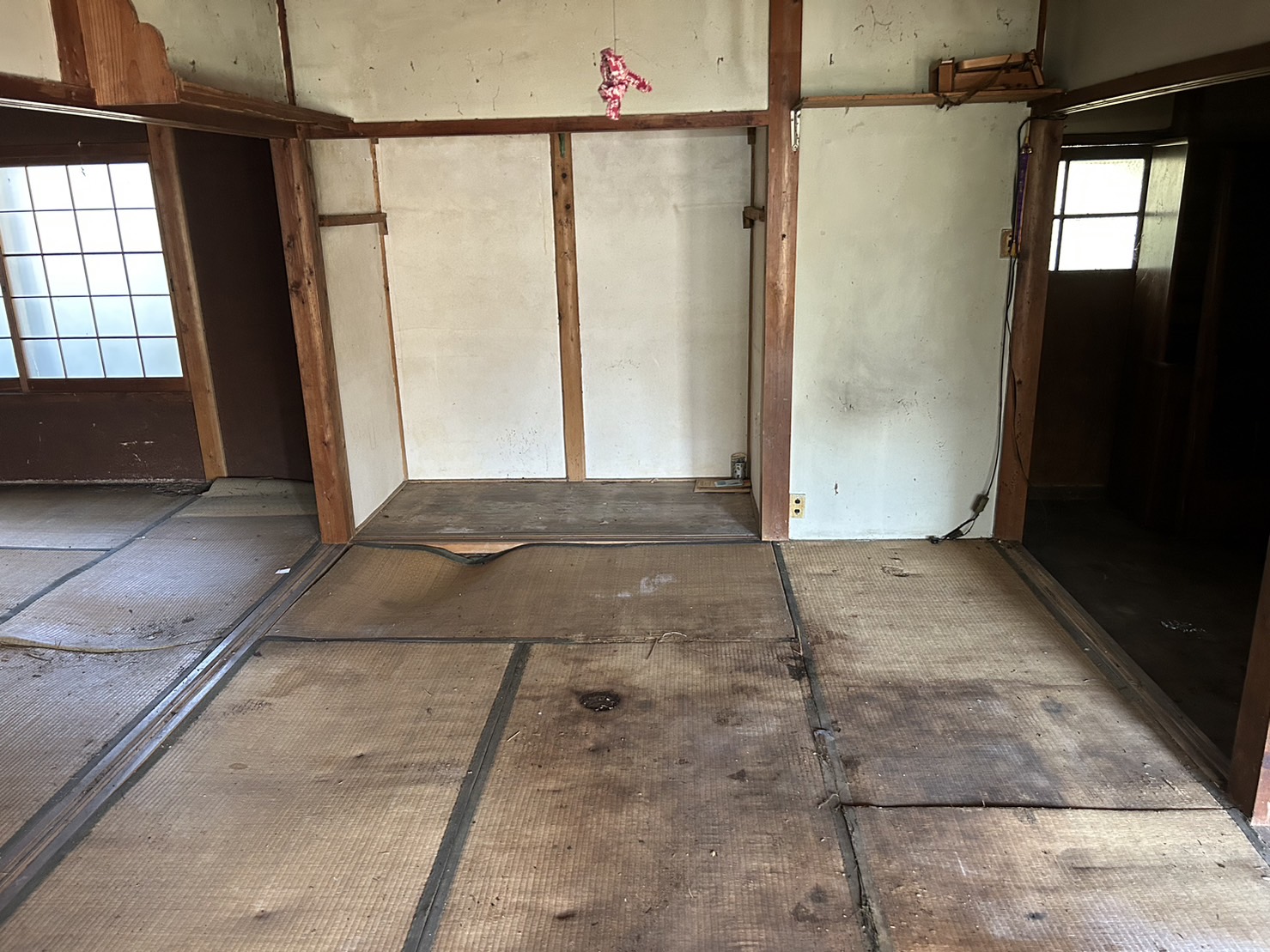奈良県香芝市にて　家屋解体に伴う残置物撤去作業をおこなってまいりました　解体業者様よりご依頼