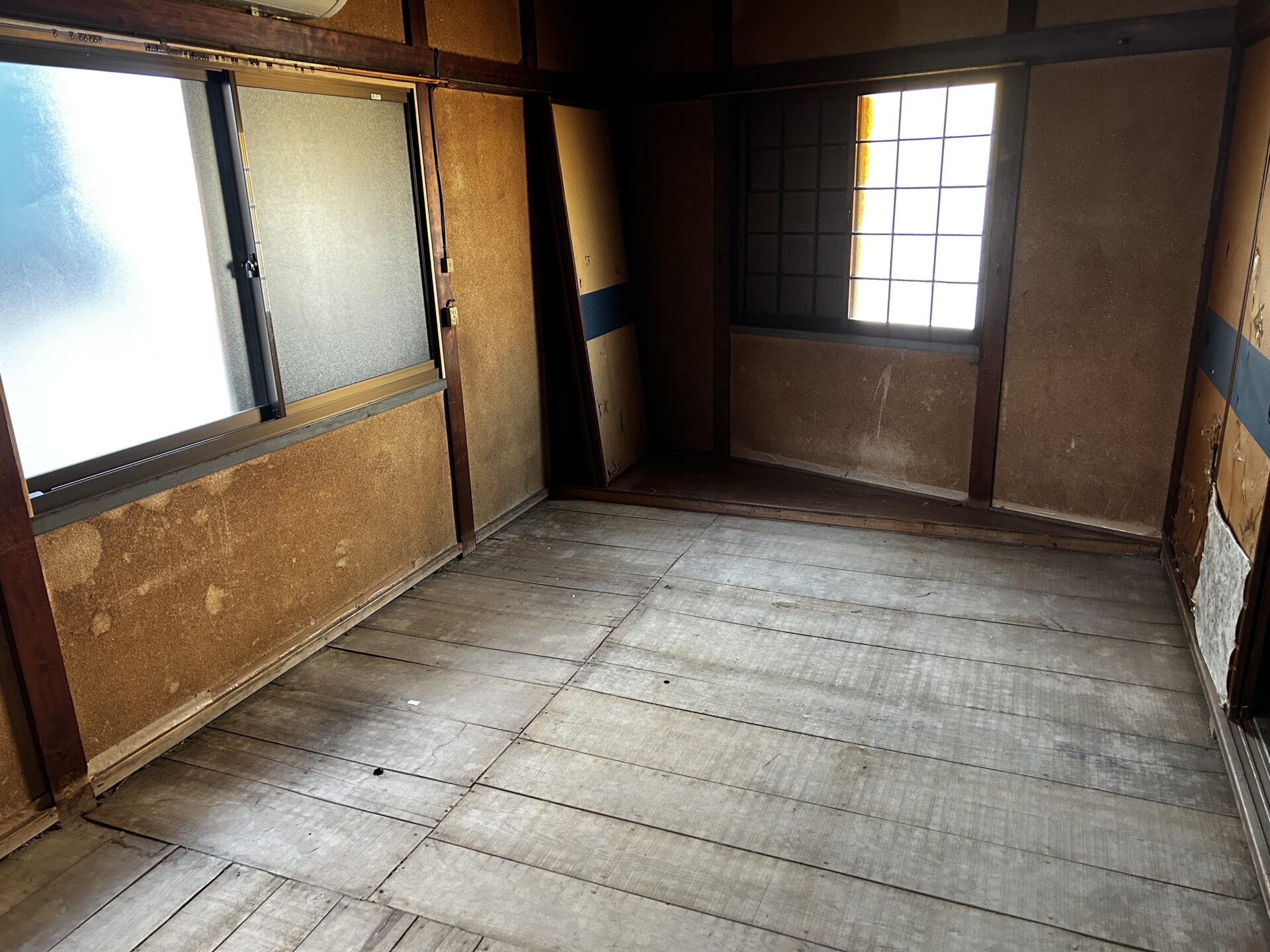 【大阪市東住吉区・遺品整理事例】前道が狭い物件でも台車で対応｜畳撤去まで行った整理作業